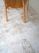 Load image into Gallery viewer, Mayfair Abstract Cream Rug