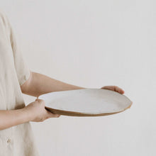 将图片加载到图库查看器，Dinnerware Organic Shaped Plate - Medium