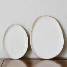 将图片加载到图库查看器，Dinnerware Organic Shaped Plate - Medium