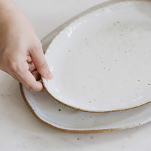 画像をギャラリービューアに読み込む, Dinnerware Organic Shaped Plate - Medium