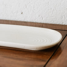 将图片加载到图库查看器，Speckled White Oval Serving Plate (14&quot;) - MAELSTROM