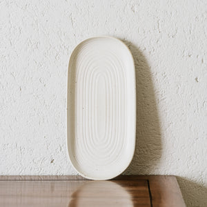 Speckled White Oval Serving Plate (14") - MAELSTROM