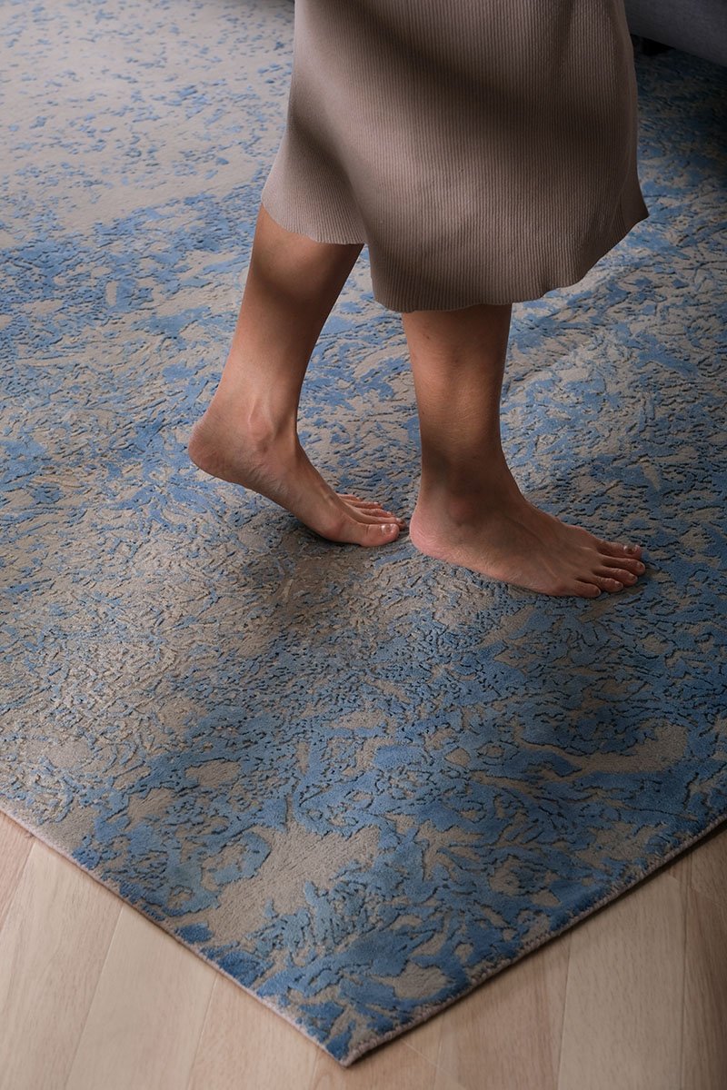 Load image into Gallery viewer, Rugs Abstract Foliage Blue and Gray Handknotted Silk Rug - 240x300