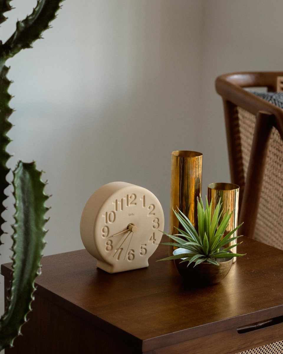 Cargar imagen en el visor de la galería, Tabletop Decor Brass Cylinder Vases - Small