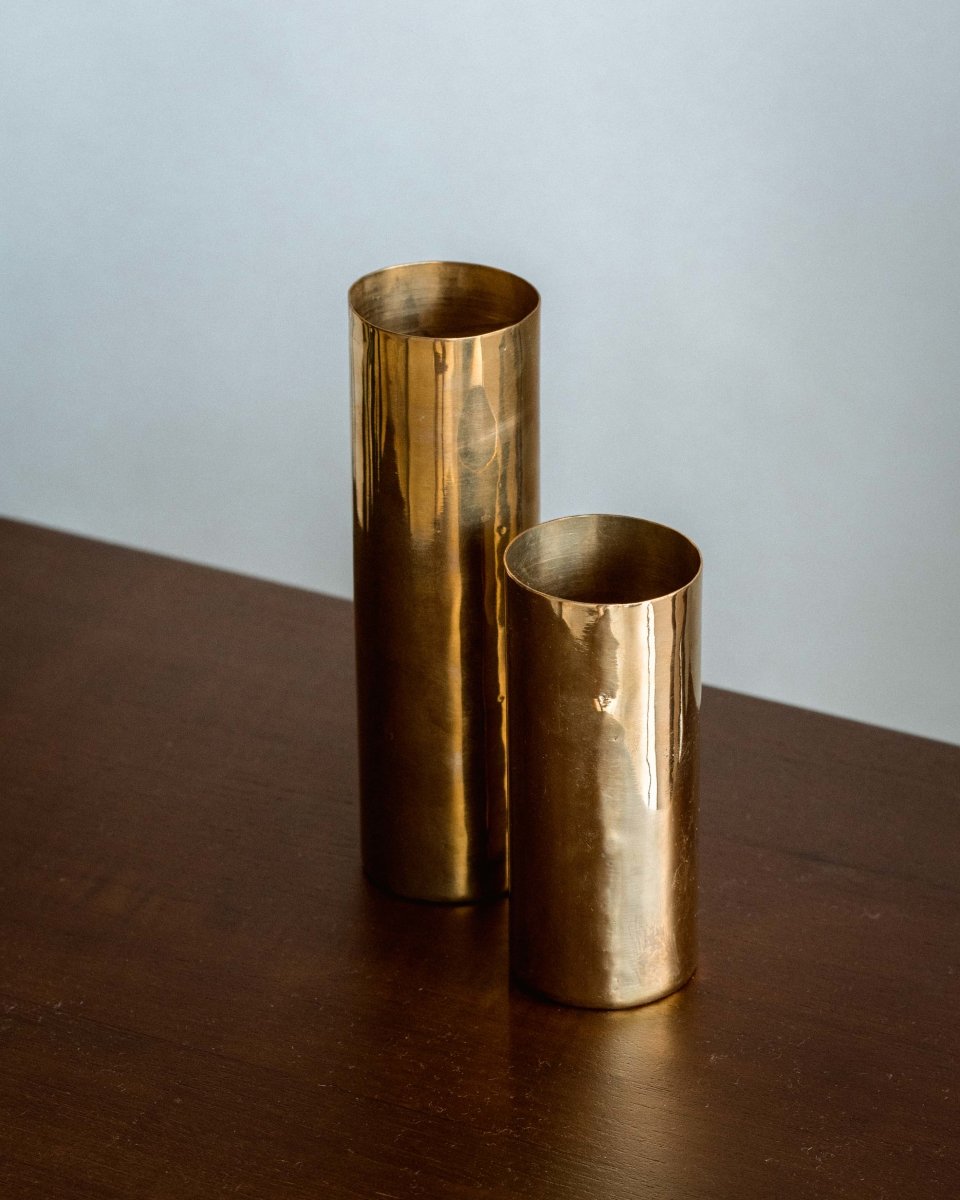 Cargar imagen en el visor de la galería, Tabletop Decor Brass Cylinder Vases - Small