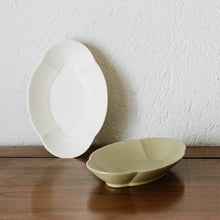 将图片加载到图库查看器，Dinnerware Cloud Shaped Plate - Speckled White