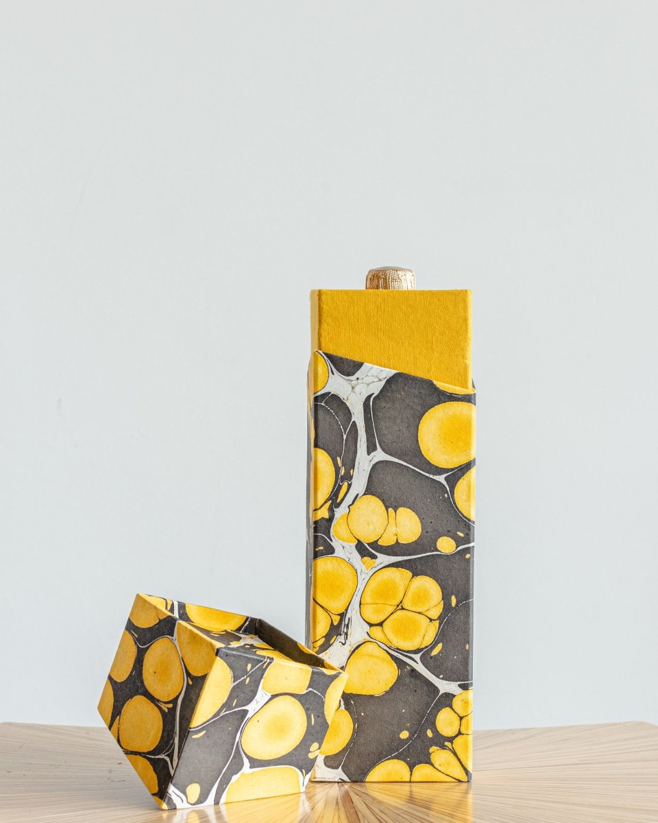 Cargar imagen en el visor de la galería, Tabletop Decor Rectangular Wine Box Yellow Black -