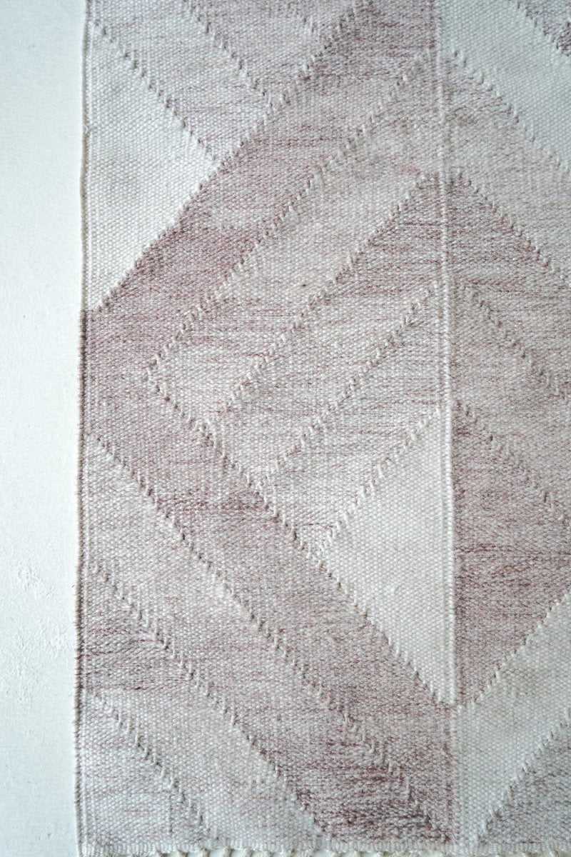 Load image into Gallery viewer, Rugs Geometric Rose Recycled PET Rug - 60 x 90 cm