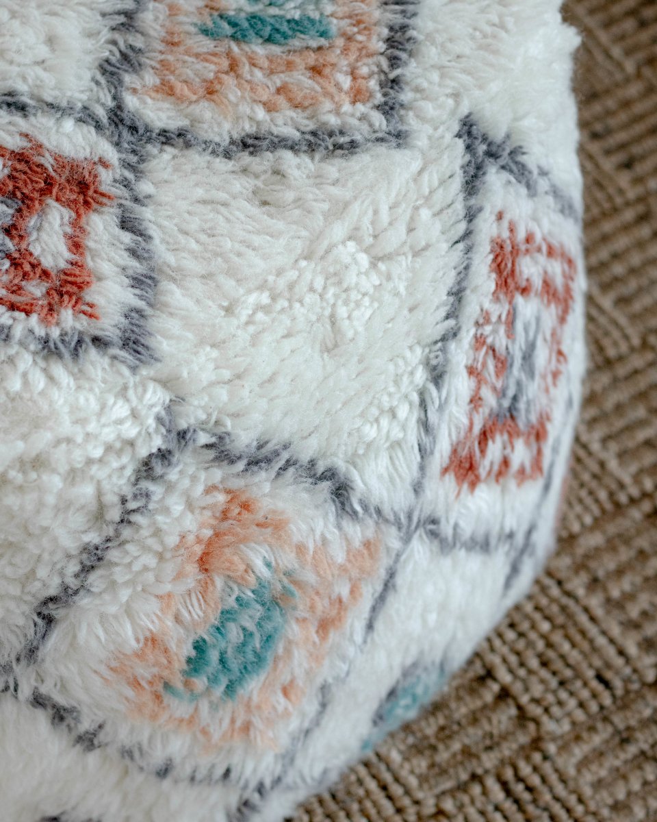 Cargar imagen en el visor de la galería, Stools &amp; Poufs Andes Premium Wool Pouf -