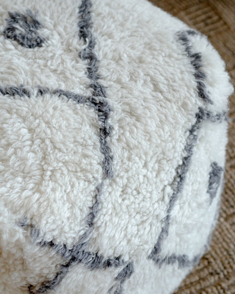Cargar imagen en el visor de la galería, Stools &amp; Poufs Maroc Premium Wool Pouf -